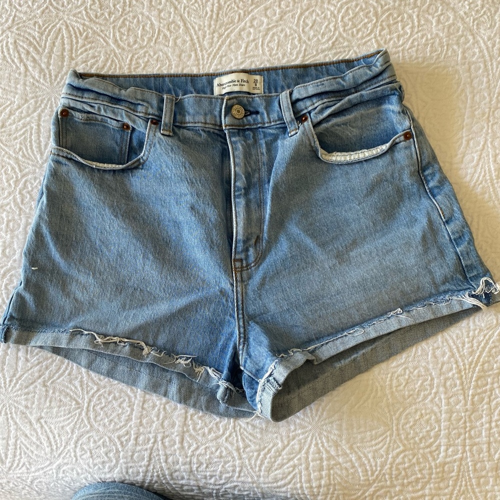 A&F Curve Love High-Rise Mom Short